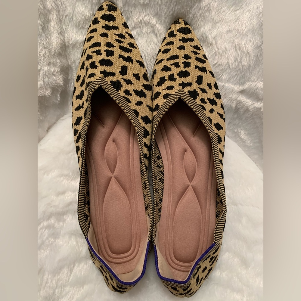 Comfortable Leopard Print Flats - image 1